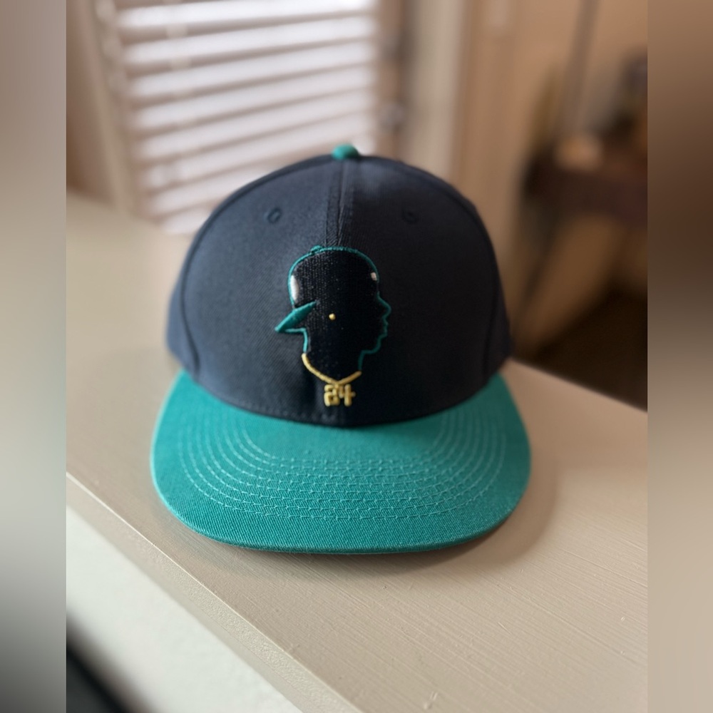Baseballism Junior's Silhouette SnapBack Cap - Ken Griffey Jr. Collection
